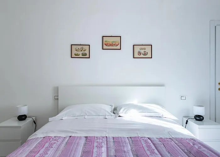 Guesthost - Quiet And Modern